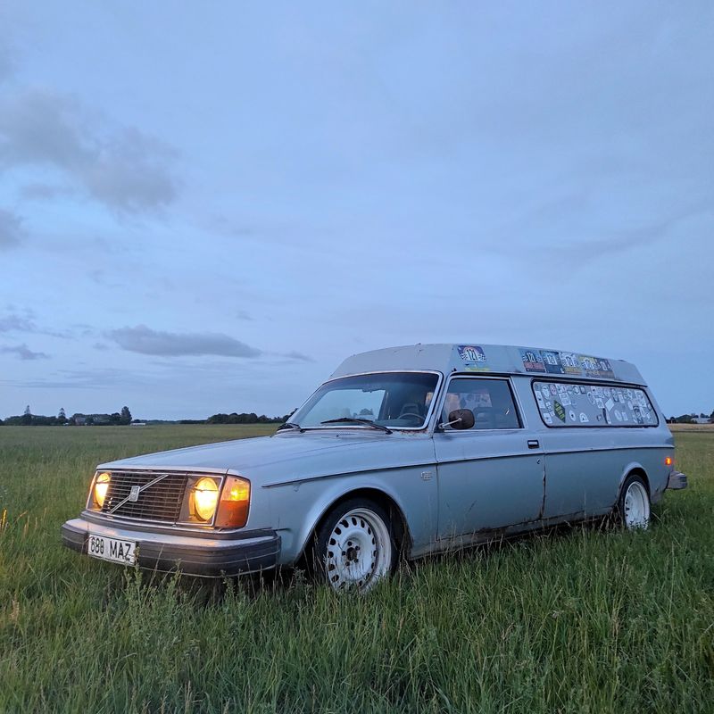 Volvo 245 Hearse (1978) – pilt 1/3